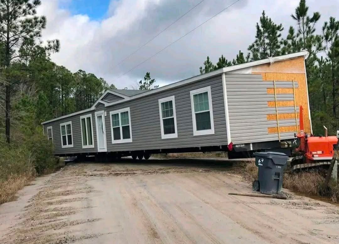 Finished skirting installed around a manufactured home