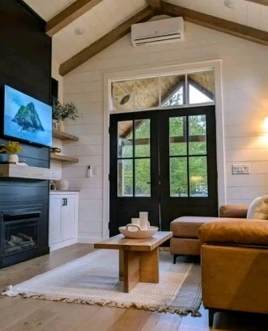 Rustic Cabin - Image 3