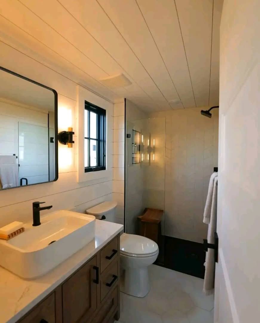 Rustic Cabin - Image 10