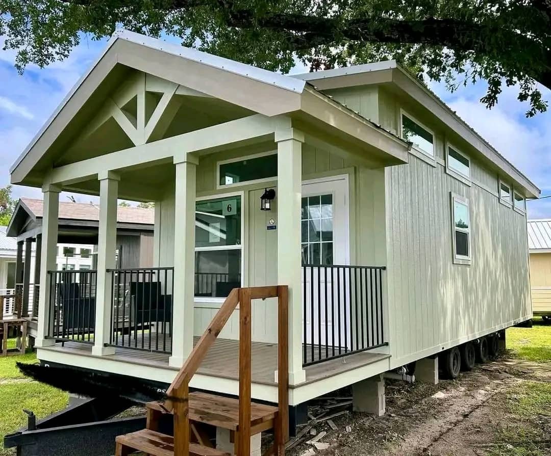 Park Model 2 – Tiny Luxury Living